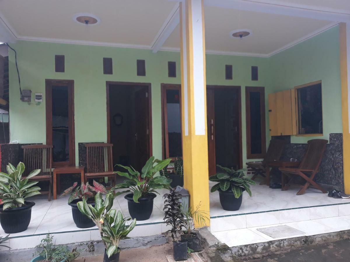 Ijen Mansjestic B&B Tamansuruh Bagian luar foto